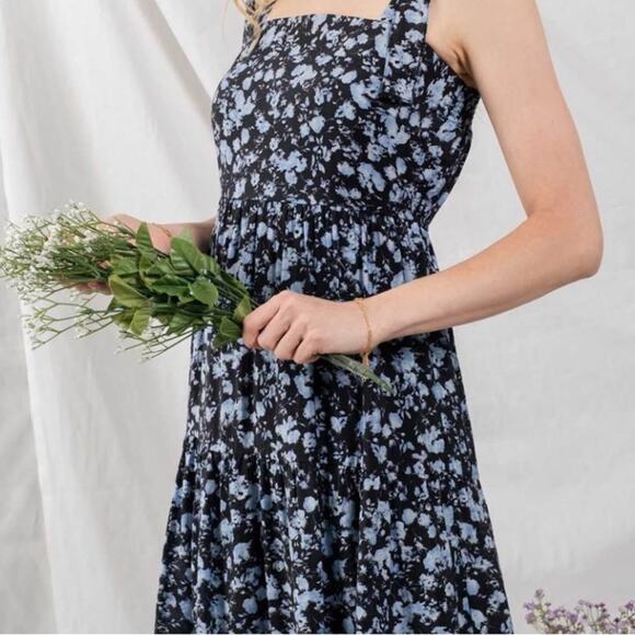 NWT Tiered Floral Midi Dress Size Large - Picture 5 of 5